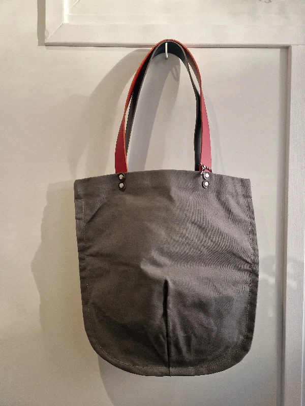 Flash Sale, Don't Miss TOTELY SHOPPER in Grey with multi straps