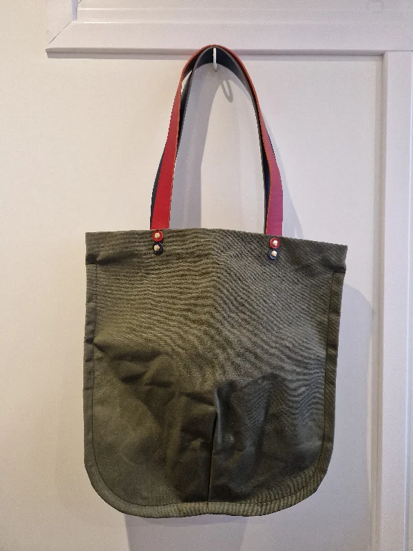 Must Haves TOTELY SHOPPER in Khaki Green with multi straps
