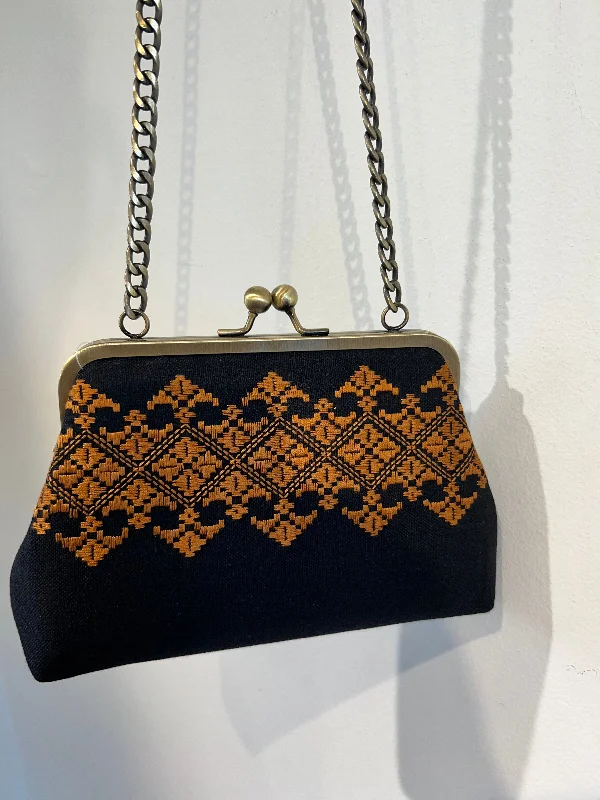 Chic Styles Elisia Embroidered Bag - Black