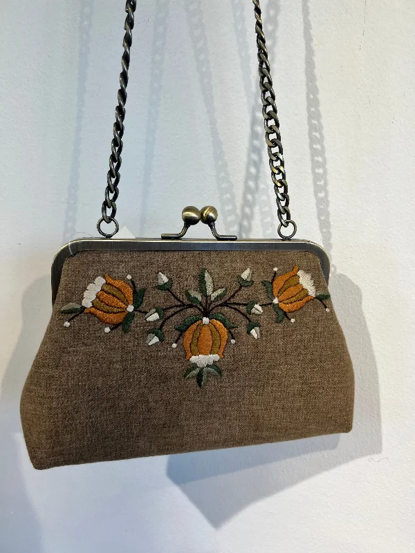 Limited Styles Flora Embroidered bag  - Olive