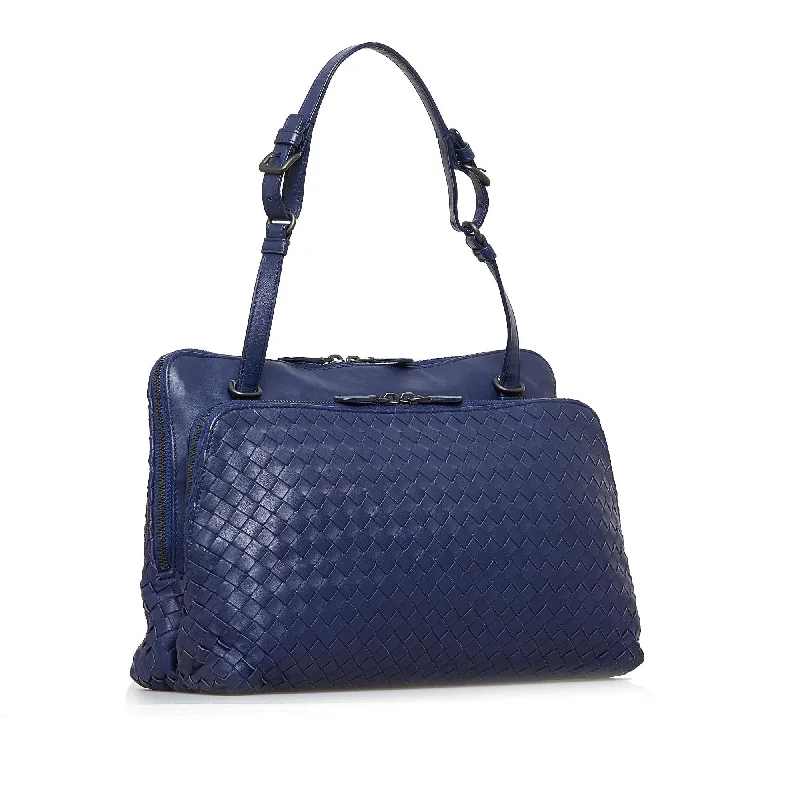 Minimalist Leather Bag For Modern Aesthetics Bottega Veneta Intrecciato Shoulder Bag (SHG-uhdnmx) Minimalist Leather Bag For Modern Aesthetics Bottega Veneta Intrecciato Shoulder Bag (SHG-uhdnmx)