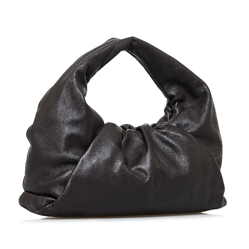 Stylish Bags For Fashion Influencers And Bloggers Bottega Veneta Medium The Shoulder Pouch (SHG-hzsa2W) Stylish Bags For Fashion Influencers And Bloggers Bottega Veneta Medium The Shoulder Pouch (SHG-hzsa2W)