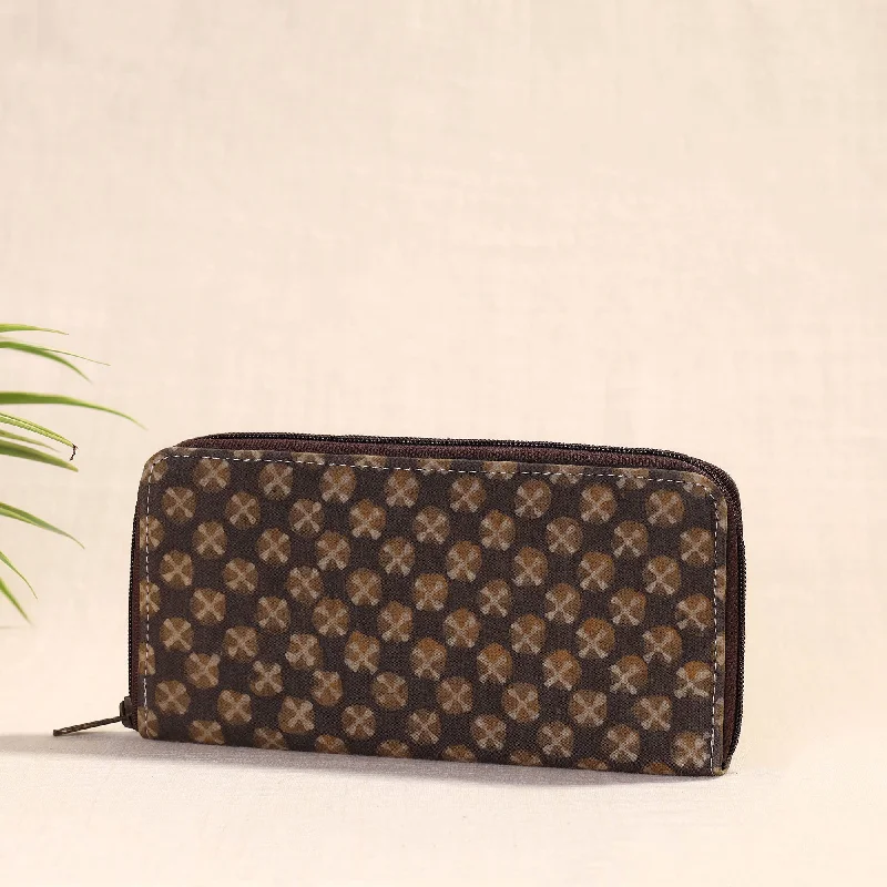 Minimalist Bags For Clean And Modern Aesthetics Brown - Handcrafted Block Printed Fabric Clutch Wallet Minimalist Bags For Clean And Modern Aesthetics Brown - Handcrafted Block Printed Fabric Clutch Wallet
