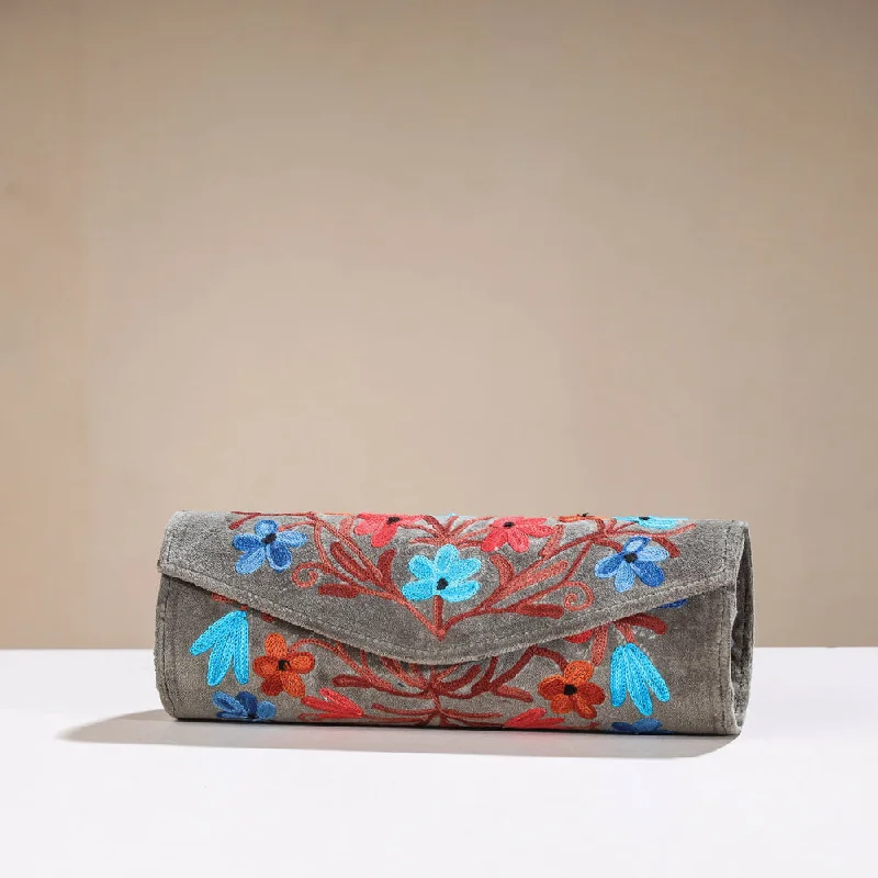Compact Bags For Minimalist Travelers Grey - Original Chain Stitch Crewel Embroidery Velvet Clutch Compact Bags For Minimalist Travelers Grey - Original Chain Stitch Crewel Embroidery Velvet Clutch