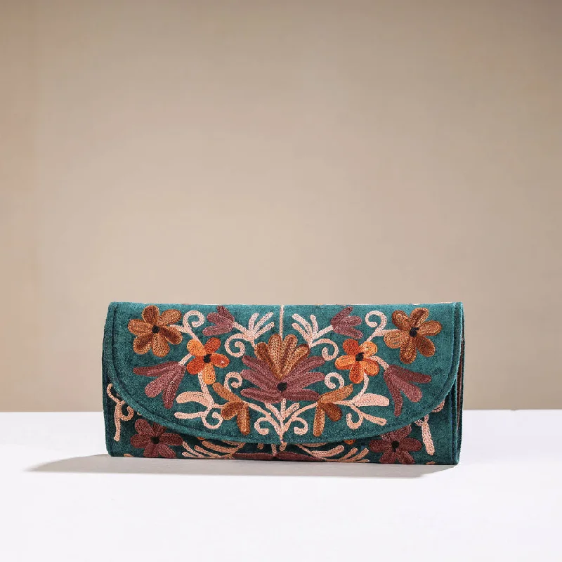 Eco-Friendly Bags For Sustainable Fashion Lovers Green - Original Chain Stitch Crewel Embroidery Velvet Clutch Eco-Friendly Bags For Sustainable Fashion Lovers Green - Original Chain Stitch Crewel Embroidery Velvet Clutch