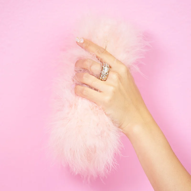 Anti-Theft And Budget-Friendly Bags Furry Clutch - Pink