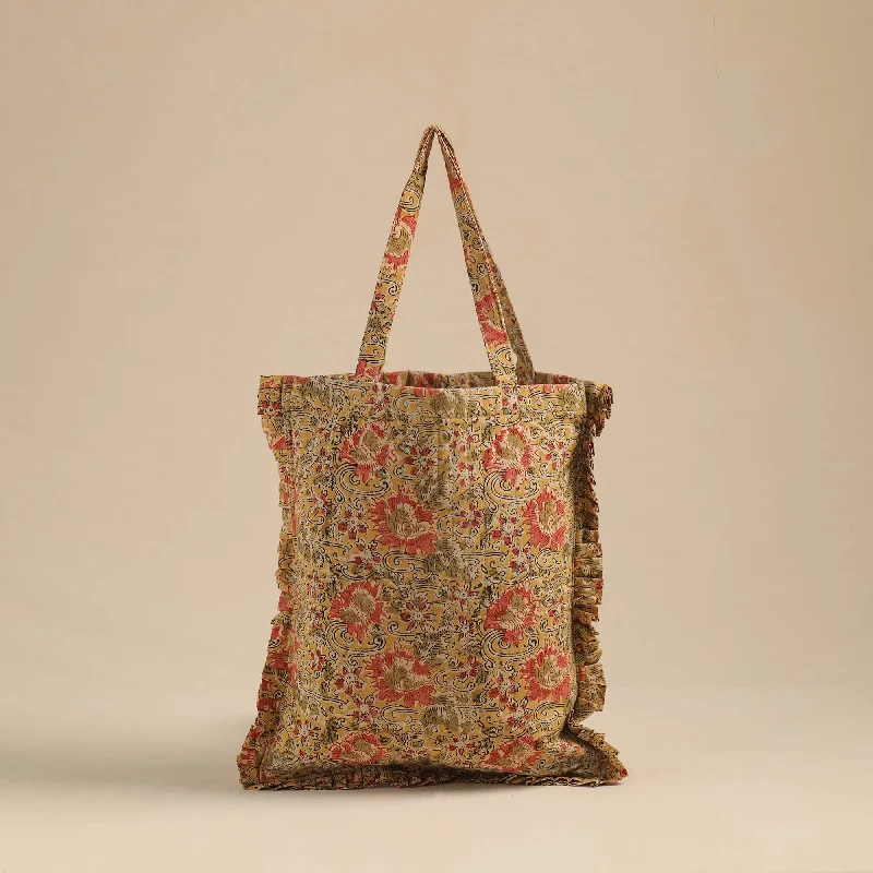 Chic Bags For Office Professionals And Urban Dwellers Handcrafted Cotton Frill Jhola Bag 09 Chic Bags For Office Professionals And Urban Dwellers Handcrafted Cotton Frill Jhola Bag 09