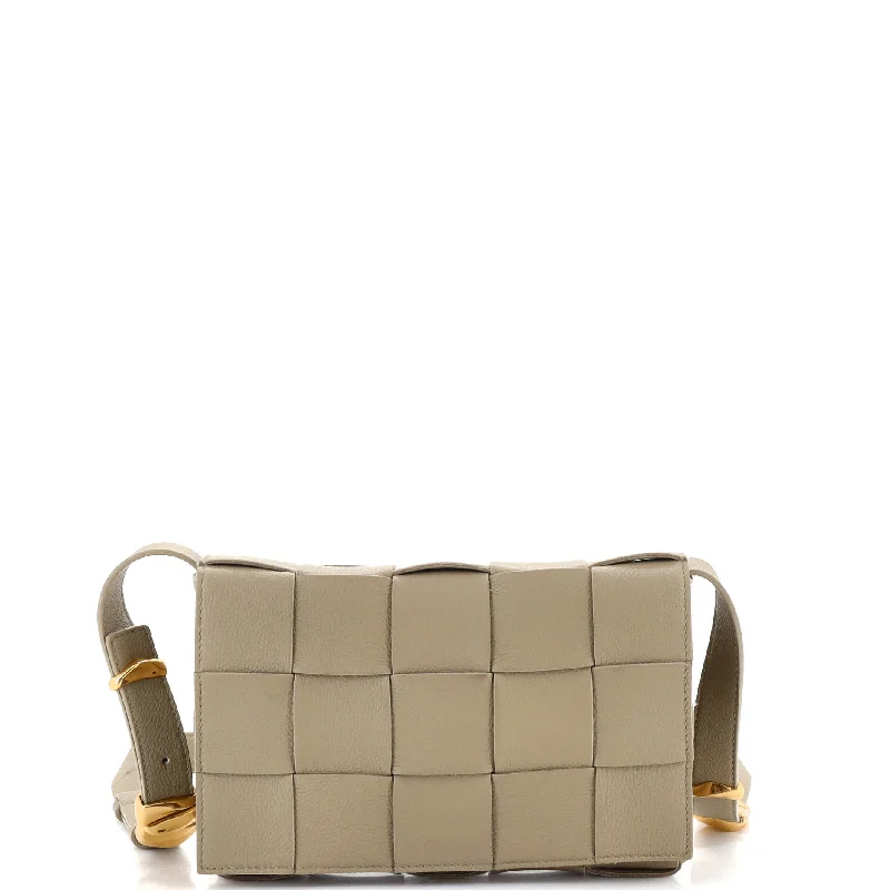Bags For Urban And Trendy Looks Cassette Crossbody Bag Maxi Intrecciato Grained Leather Bags For Urban And Trendy Looks Cassette Crossbody Bag Maxi Intrecciato Grained Leather