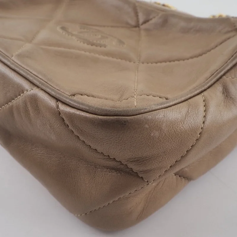 Lightweight Bags For Senior Travelers Chanel Camera Leather Shoulder Bag (Pre-Owned) Lightweight Bags For Senior Travelers Chanel Camera Leather Shoulder Bag (Pre-Owned)