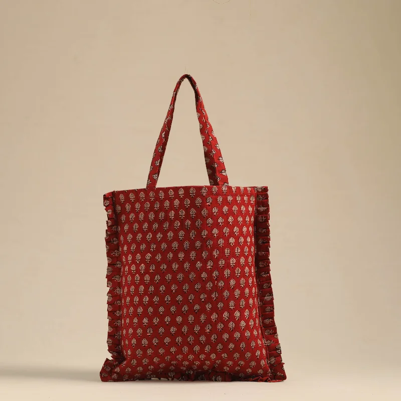 Minimalist Bags For Clean And Modern Aesthetics Handcrafted Cotton Frill Jhola Bag 09 Minimalist Bags For Clean And Modern Aesthetics Handcrafted Cotton Frill Jhola Bag 09